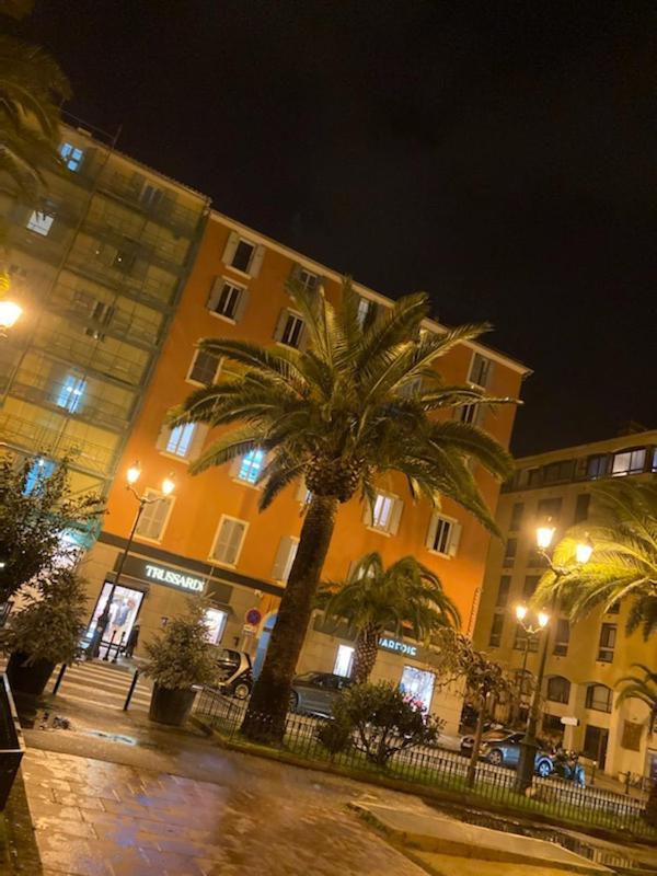 Ajaccio Vue Imprenable Appt 3 P Pour 4 Ou 5 Personnes Sanguinaires 300m Plages Et Merpersonnes Apartment *